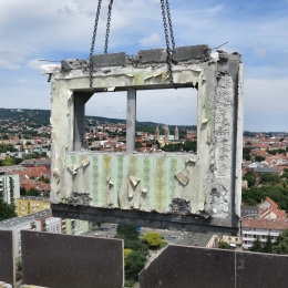 A pécsi „Magasház” története
